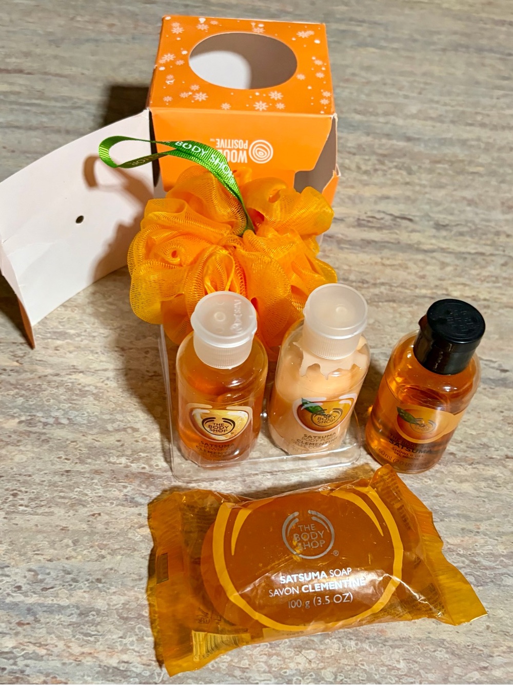 The Body Shop Satsuma Clementine Mini Shower Gels, Lotion with Bar Soap & Sponge